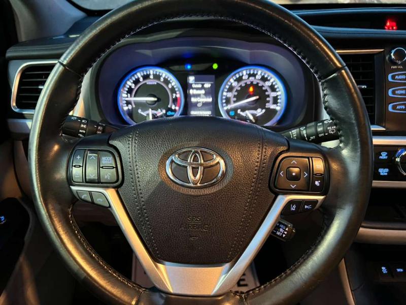Toyota Highlander XLE AWD V6 2019