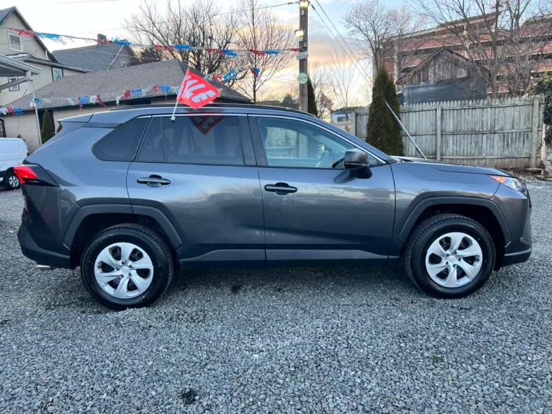 Toyota RAV4 LE AWD 2020