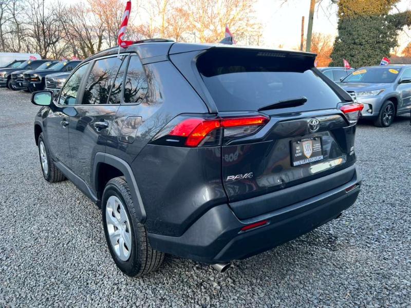 Toyota RAV4 LE AWD 2020
