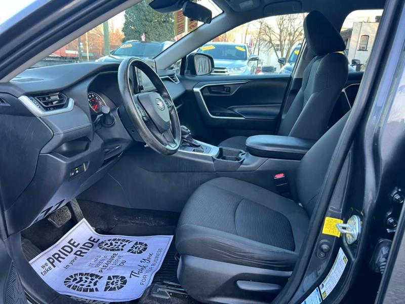 Toyota RAV4 LE AWD 2020