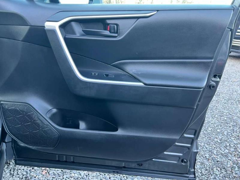 Toyota RAV4 LE AWD 2020