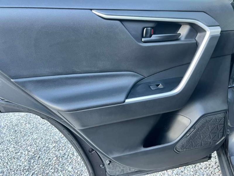 Toyota RAV4 LE AWD 2020