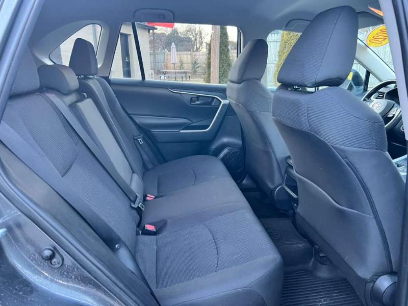 Toyota RAV4 LE AWD 2020