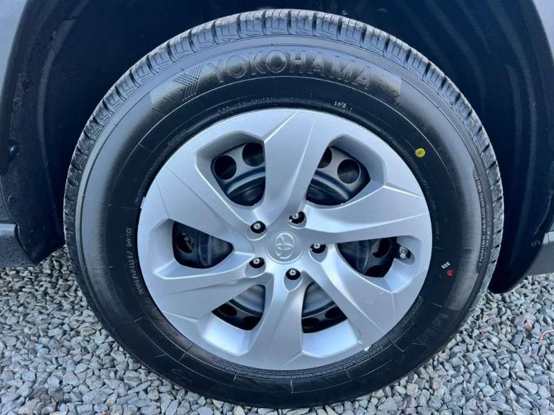 Toyota RAV4 LE AWD 2020