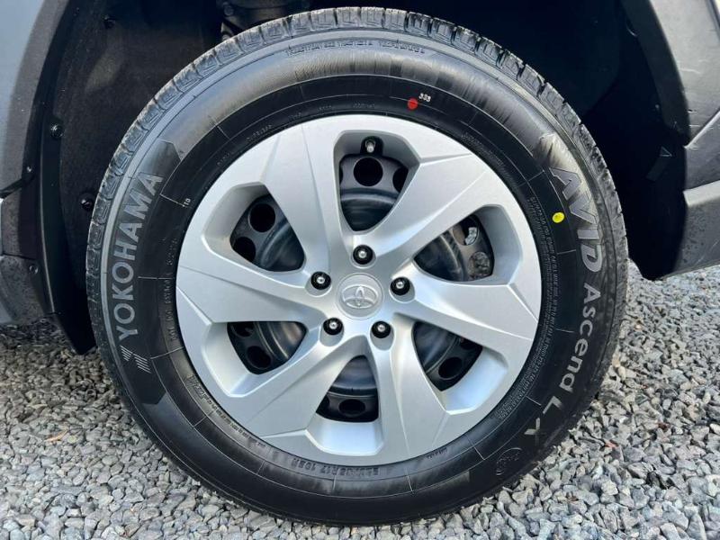 Toyota RAV4 LE AWD 2020