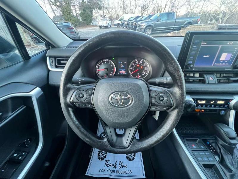 Toyota RAV4 LE AWD 2020