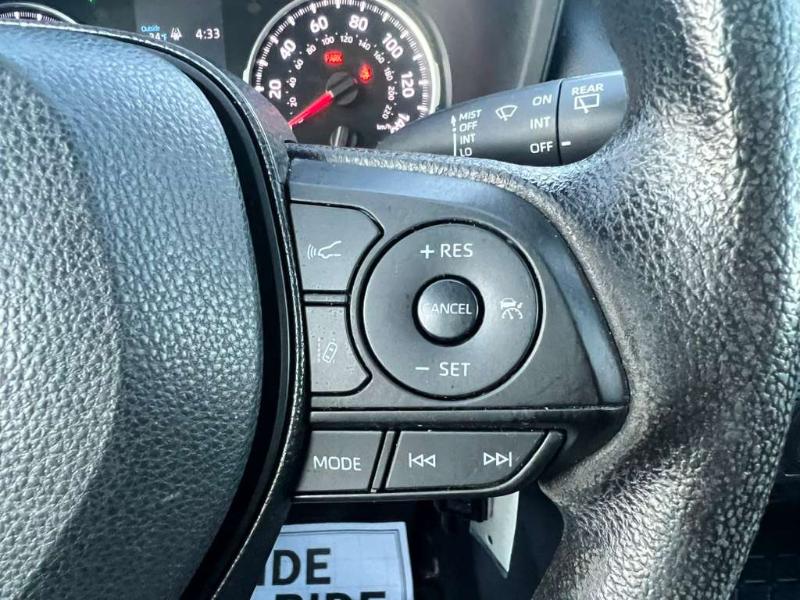 Toyota RAV4 LE AWD 2020