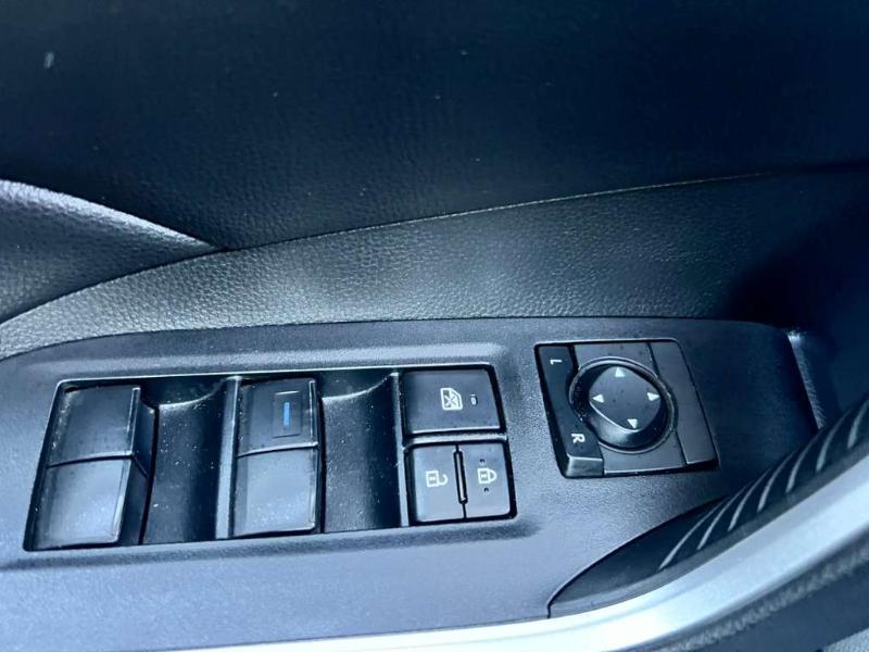 Toyota RAV4 LE AWD 2020