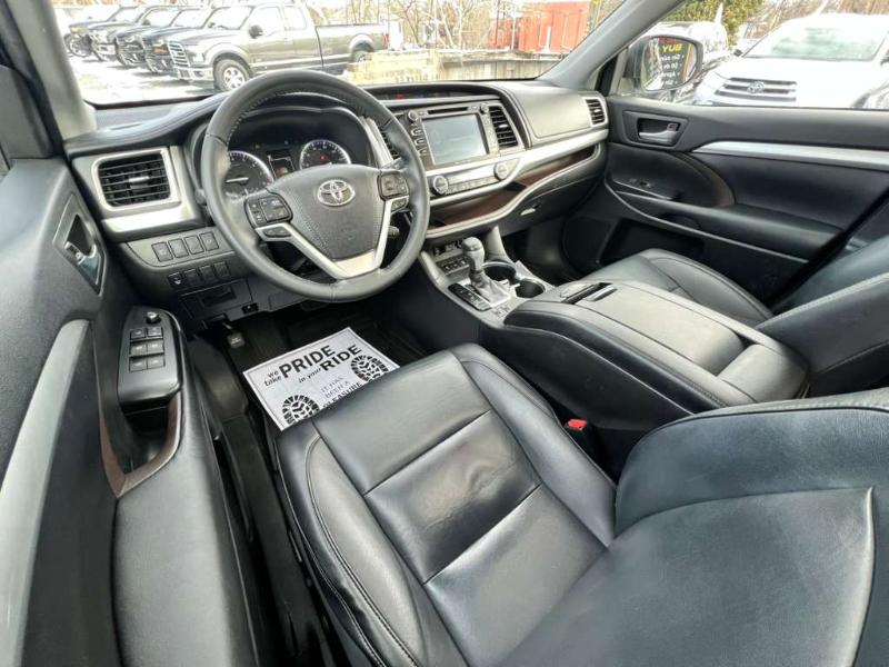 Toyota Highlander XLE AWD V6 2019