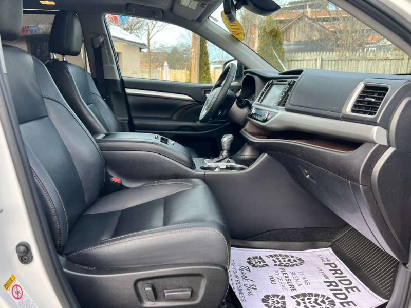 Toyota Highlander XLE AWD V6 2019