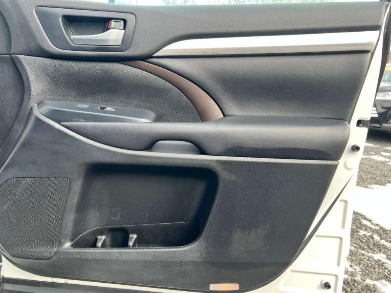 Toyota Highlander XLE AWD V6 2019