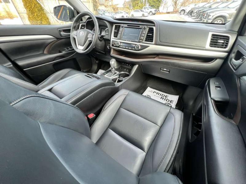 Toyota Highlander XLE AWD V6 2019