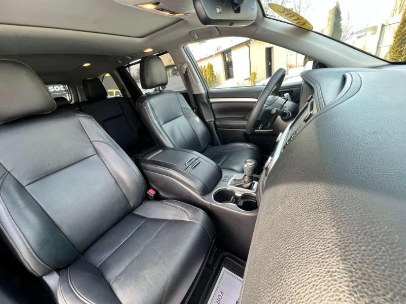 Toyota Highlander XLE AWD V6 2019