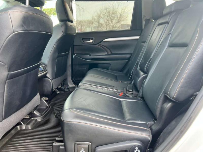 Toyota Highlander XLE AWD V6 2019