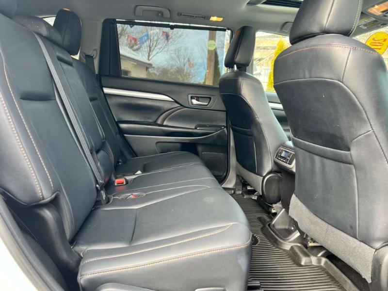 Toyota Highlander XLE AWD V6 2019