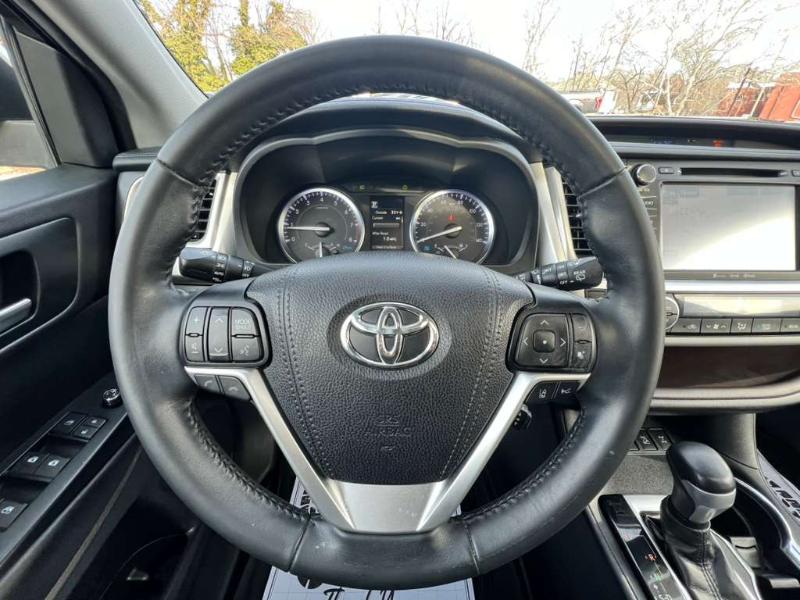 Toyota Highlander XLE AWD V6 2019
