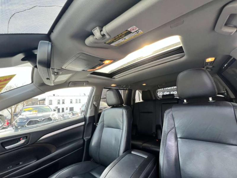 Toyota Highlander XLE AWD V6 2019