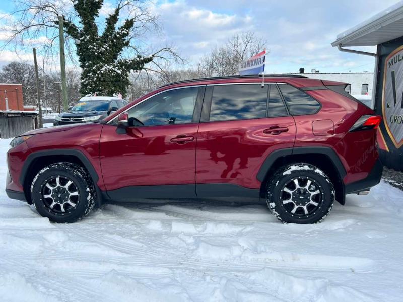 Toyota RAV4 LE 2021