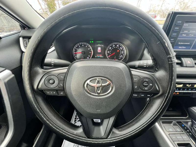 Toyota RAV4 LE 2021