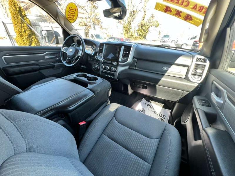 RAM 1500 Big Horn Crew Cab SWB 4WD 2020