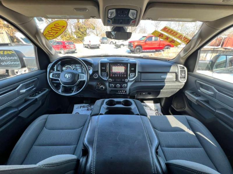 RAM 1500 Big Horn Crew Cab SWB 4WD 2020