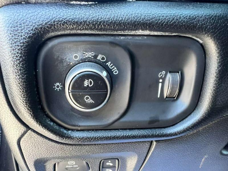 RAM 1500 Big Horn Crew Cab SWB 4WD 2020