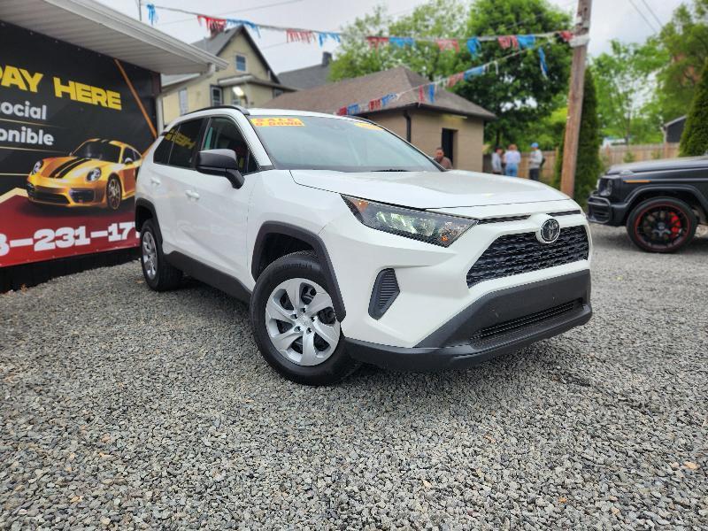 Toyota RAV4 LE 2020