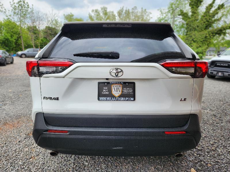 Toyota RAV4 LE 2020