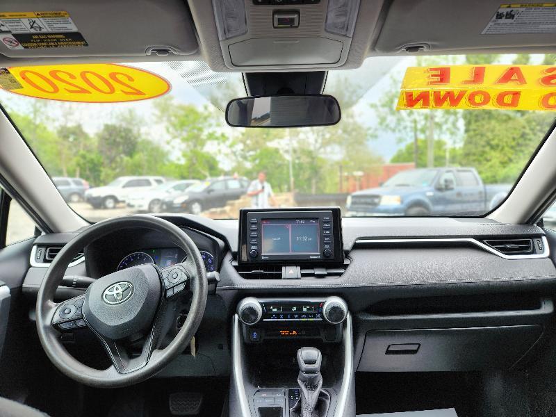 Toyota RAV4 LE 2020