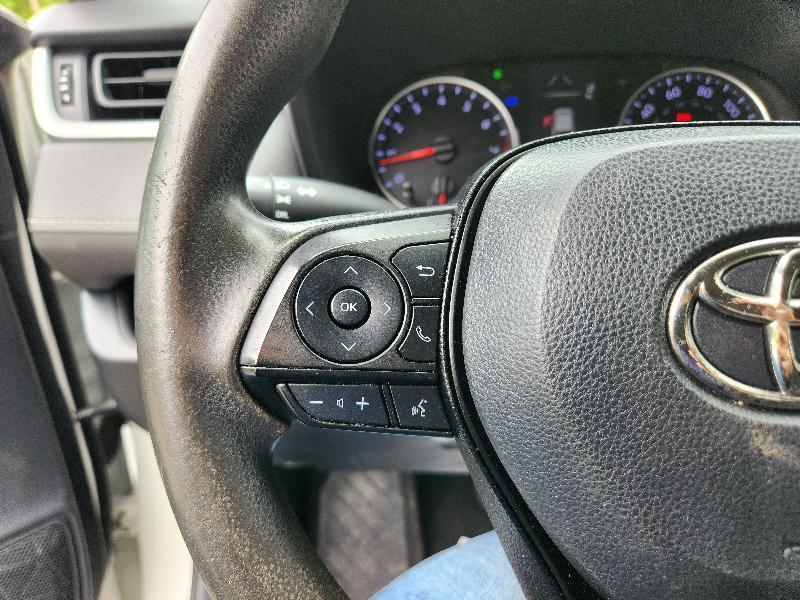 Toyota RAV4 LE 2020