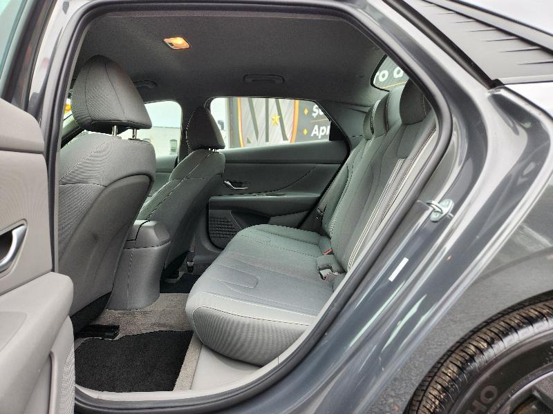 Hyundai Elantra SEL 2023