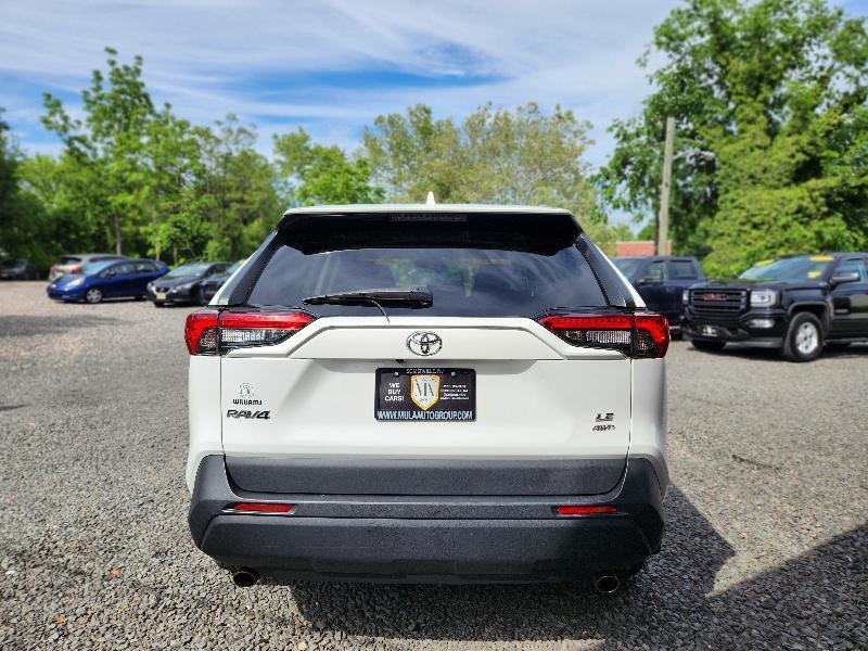 Toyota RAV4 LE AWD 2019