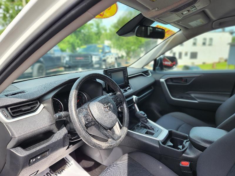 Toyota RAV4 LE AWD 2019