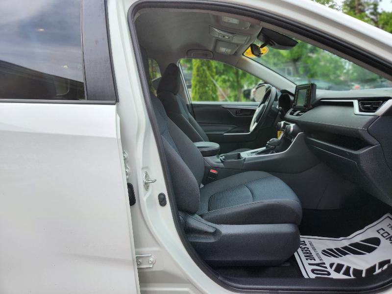 Toyota RAV4 LE AWD 2019