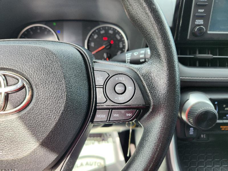 Toyota RAV4 LE AWD 2019