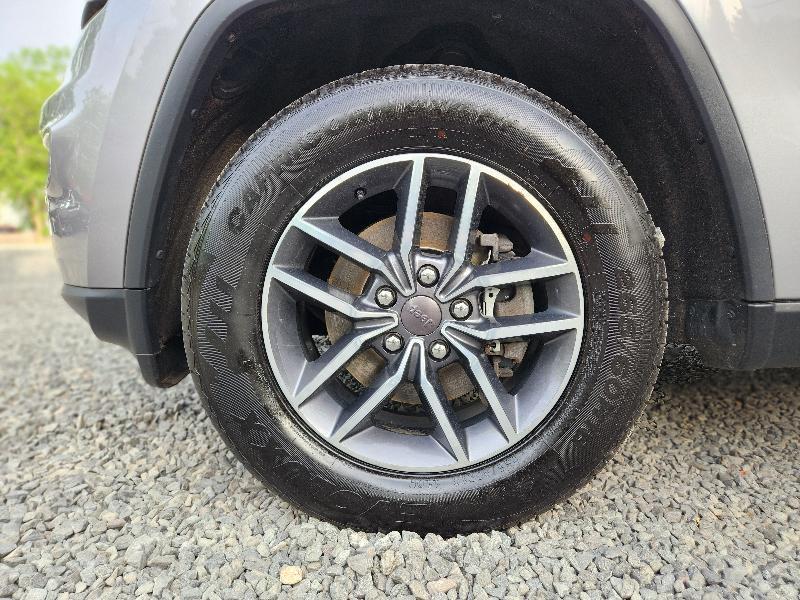 Jeep Grand Cherokee Laredo 4WD 2019