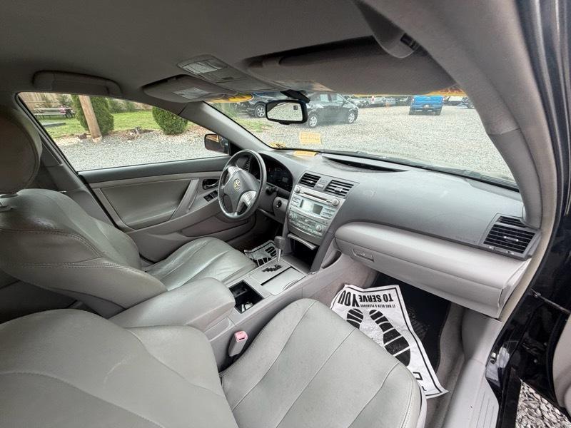 Toyota Camry Hybrid Sedan 2009