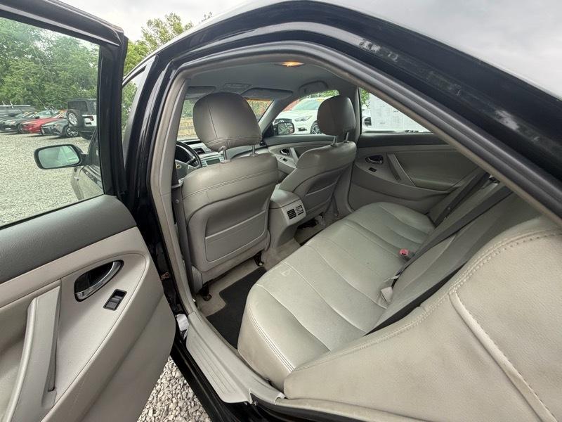 Toyota Camry Hybrid Sedan 2009