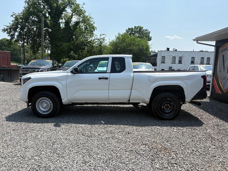 Toyota Tacoma SR5 Xtracab 2WD 2024