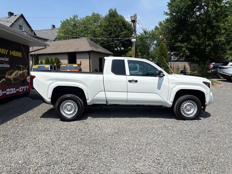 Toyota Tacoma SR5 Xtracab 2WD 2024