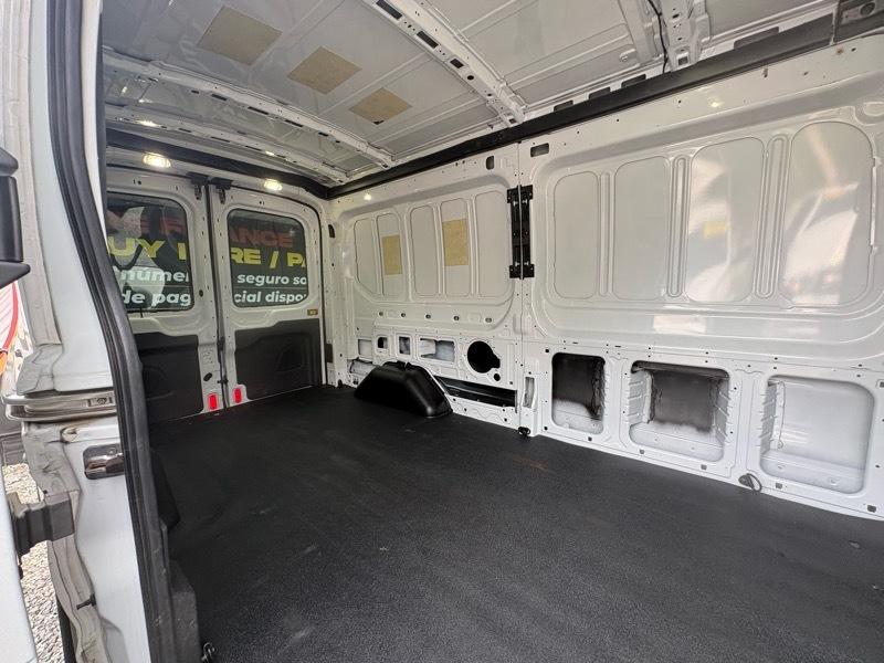 Ford Transit 350 Van Med. Roof w/Sliding Pass. 148-in. WB 2017