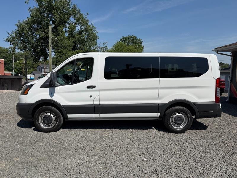 Ford Transit 150 Wagon Low Roof XLT 60/40 Pass. 130-in. WB 2018