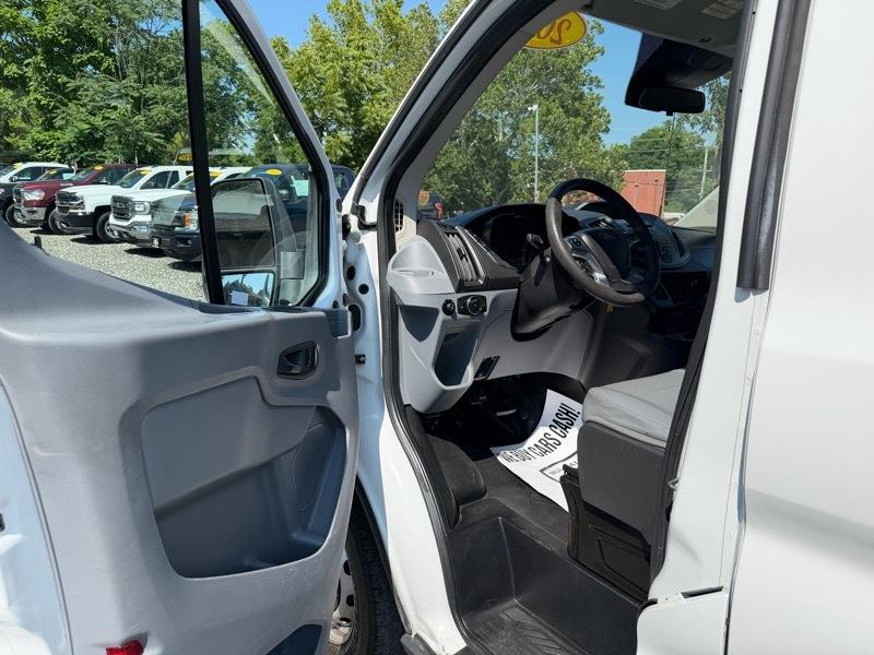 Ford Transit 150 Wagon Low Roof XLT 60/40 Pass. 130-in. WB 2018