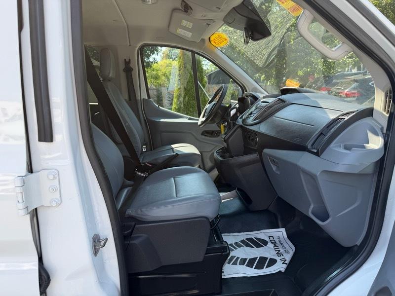 Ford Transit 150 Wagon Low Roof XLT 60/40 Pass. 130-in. WB 2018