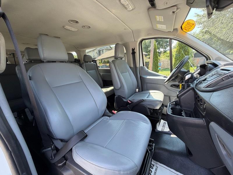 Ford Transit 150 Wagon Low Roof XLT 60/40 Pass. 130-in. WB 2018