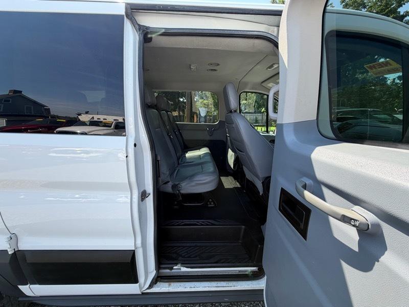 Ford Transit 150 Wagon Low Roof XLT 60/40 Pass. 130-in. WB 2018