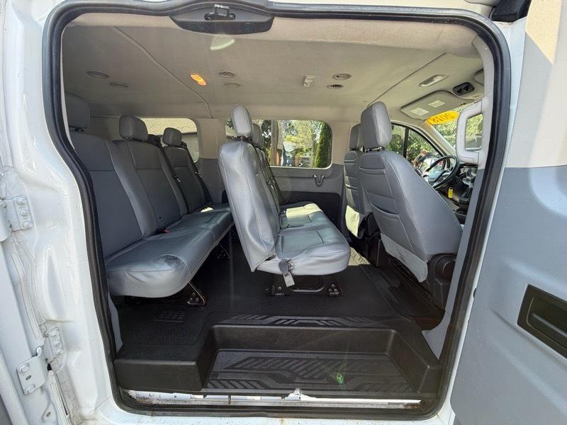 Ford Transit 150 Wagon Low Roof XLT 60/40 Pass. 130-in. WB 2018