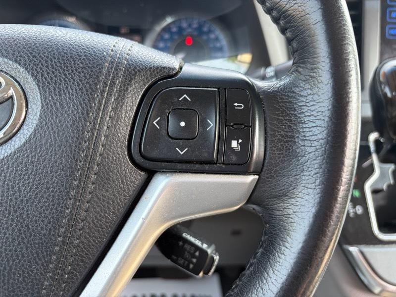 Toyota Sienna XLE 7-Passenger AWD 2017