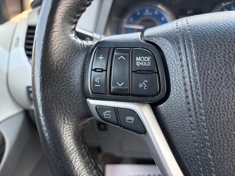 Toyota Sienna XLE 7-Passenger AWD 2017