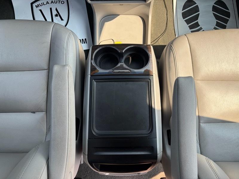 Toyota Sienna XLE 7-Passenger AWD 2017